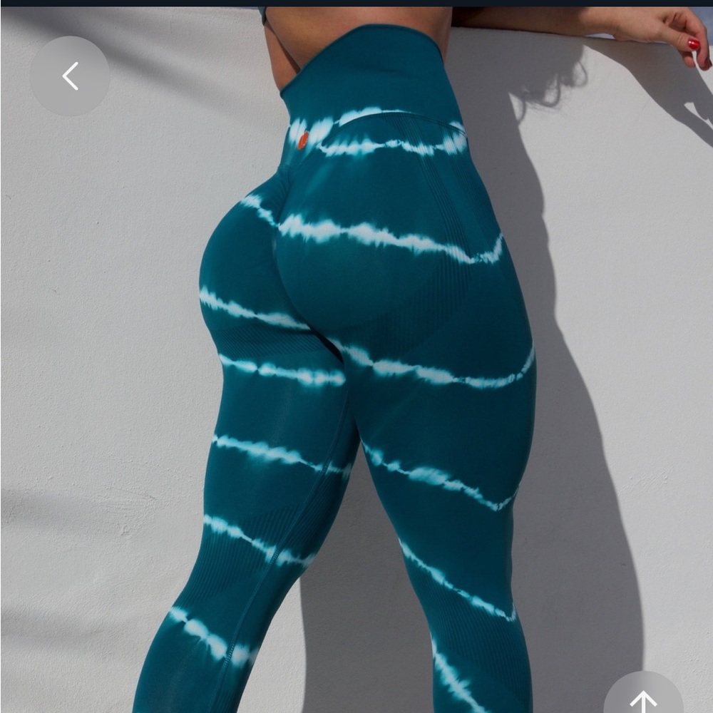 Ultra Booty Seamless Scrunch Leggings
